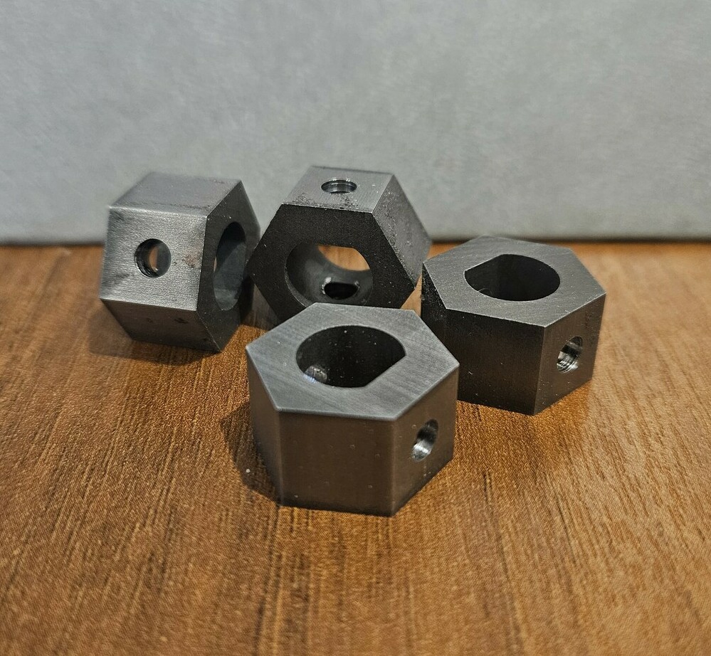 <span style="font-weight: bold;">Гайка устройства зажима пластин</span><br>